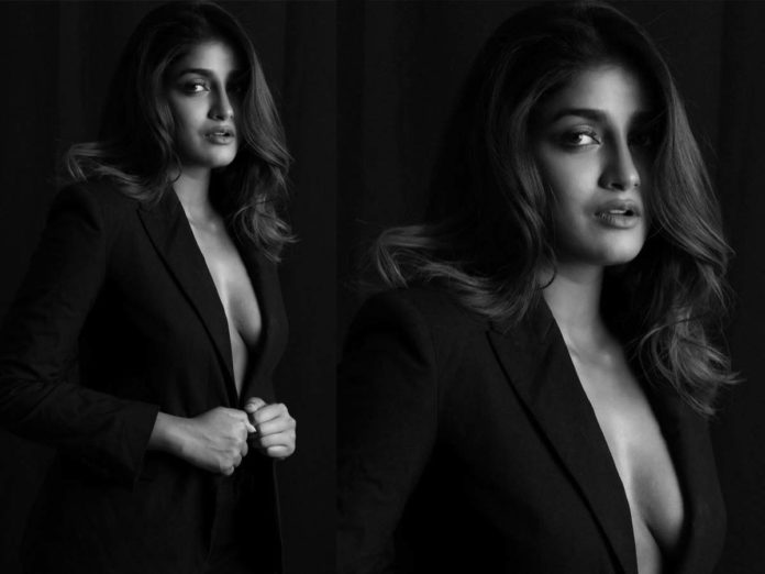 Pic Talk: Dimple Hayati's sultry unbuttoned pose