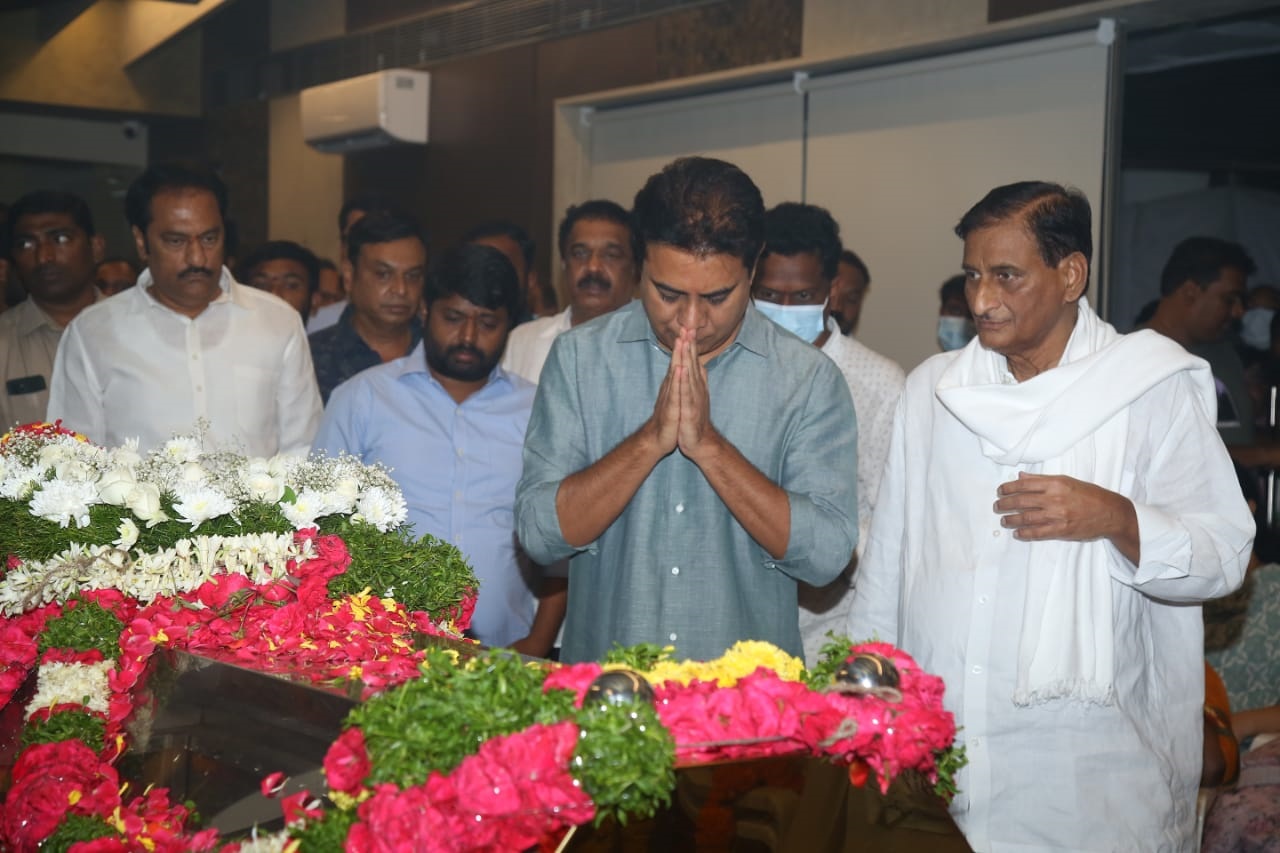 Ghattamaneni family and other celebs pays their last respects to Indira Devi garu