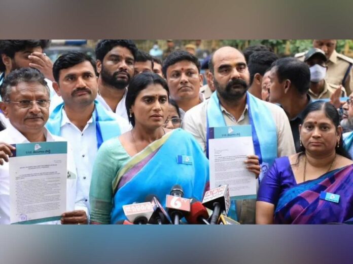 Telangana High Court grants permission for YS Sharmila's padayatra
