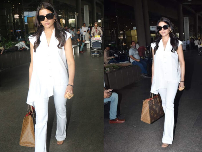 Pic Talk: Samantha spotted at Mumbai airport