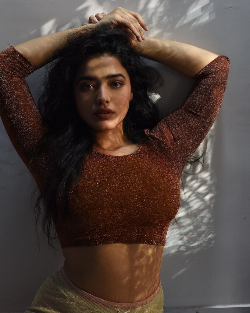 Ketika Sharma sensuous looks - JSWTV.TV