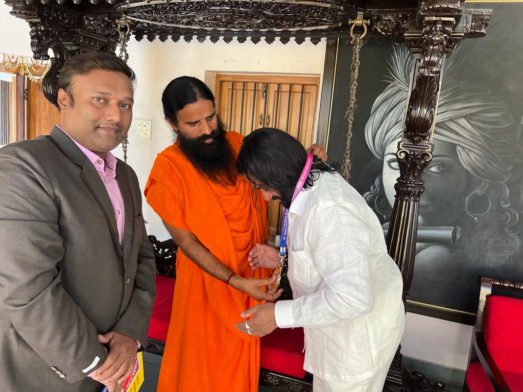 Yoga Guru Ramdev Baba appreciates UBlood found Dr. Jai Yalamanchili's noble work