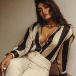 Pic Talk: Dimple Hayati’s mega explosion in unbuttoned shirt Dimple Hayati glam look