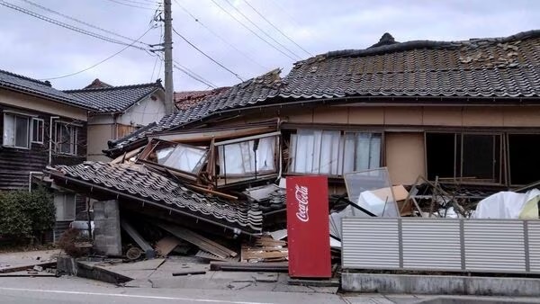 Japan earthquakes and Tsunami warning