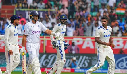 India dominates first session on day 4