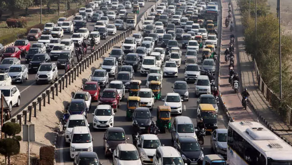 World’s biggest Traffic jam: 300 km long vehicle pile-up near Maha Kumbh Mela